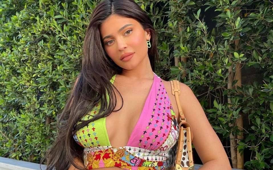 Kylie Jenner y cómo llevar un crop top durante la primavera (Foto: Instagram)