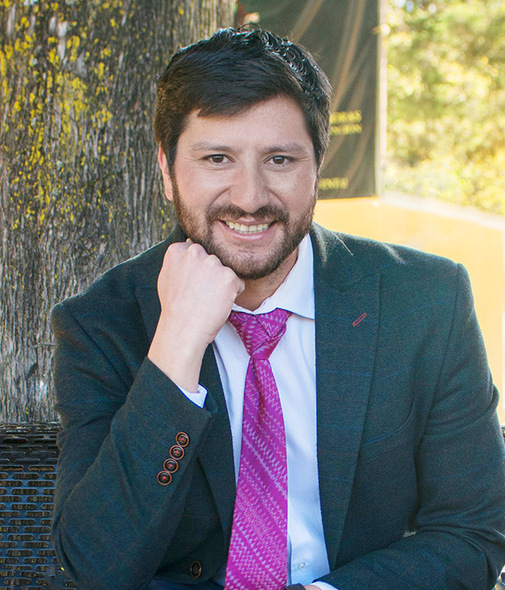 Iván Gómez, al frente de la labor social