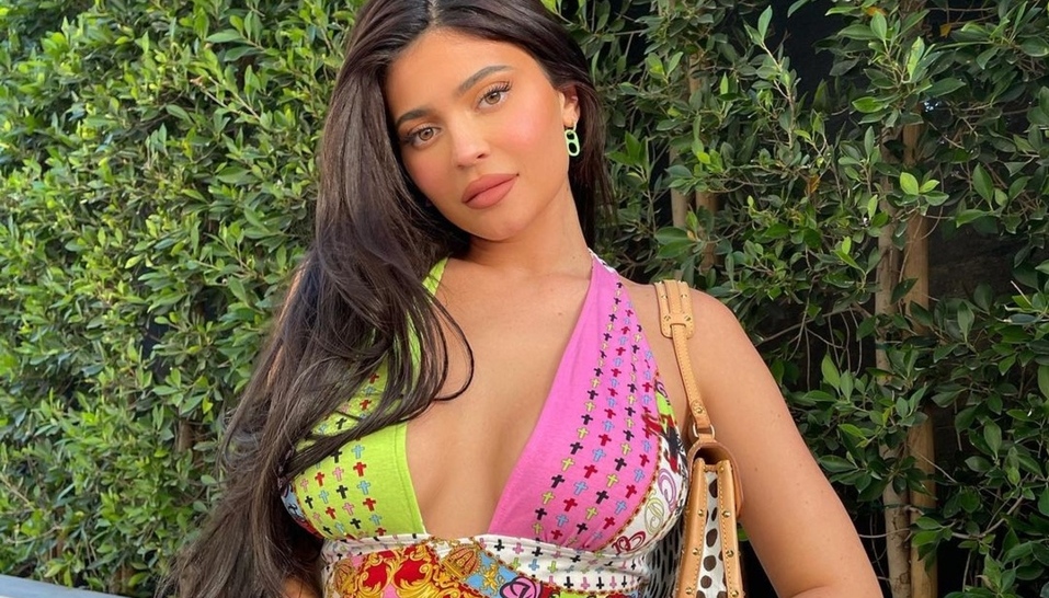 Kylie Jenner y cómo llevar un crop top durante la primavera (Foto: Instagram)