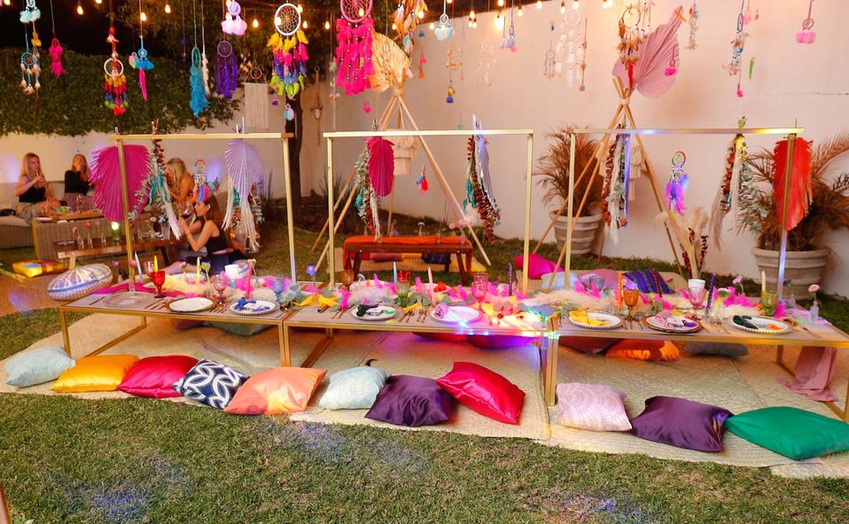 La decoración del festejo de Sandra estuvo lleno de colores, pero sobre todo al estilo boho.
