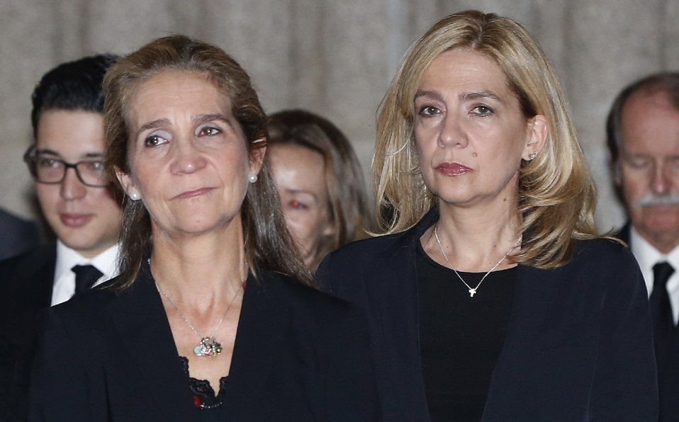 Infantas Elena y Cristina se vacunan contra covid-19 en Abu Dabi (Foto: Getty Images)
