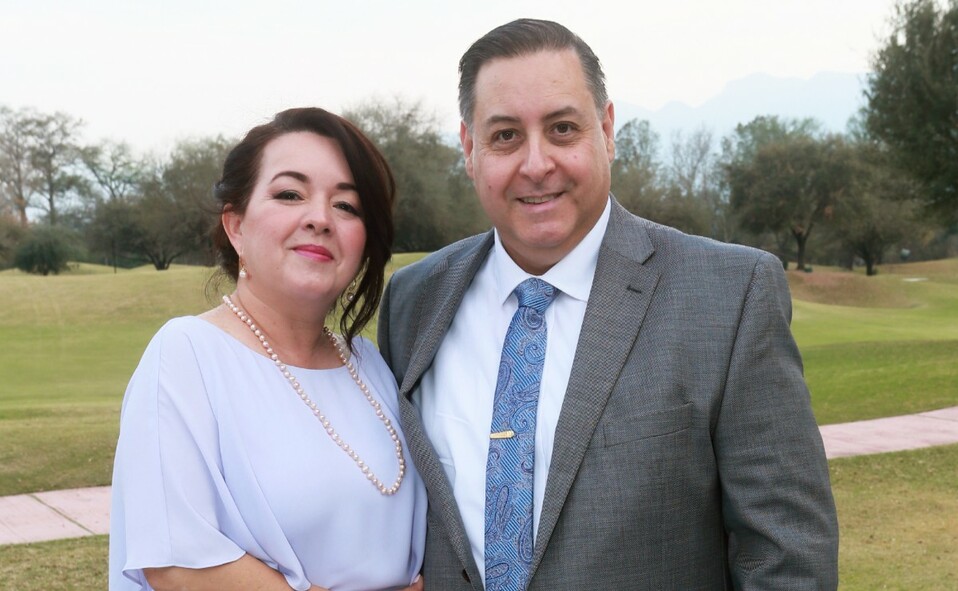 Los papás del novio, María Valdés de Carrillo y Guillermo Carrillo.FOTO: OMAR VALDEZ