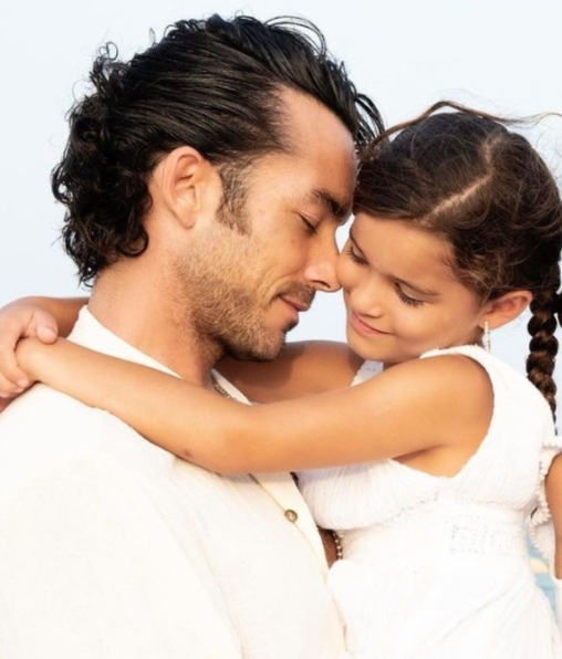 Aarón Días: Ellas son sus hijas (Foto: Instagram)