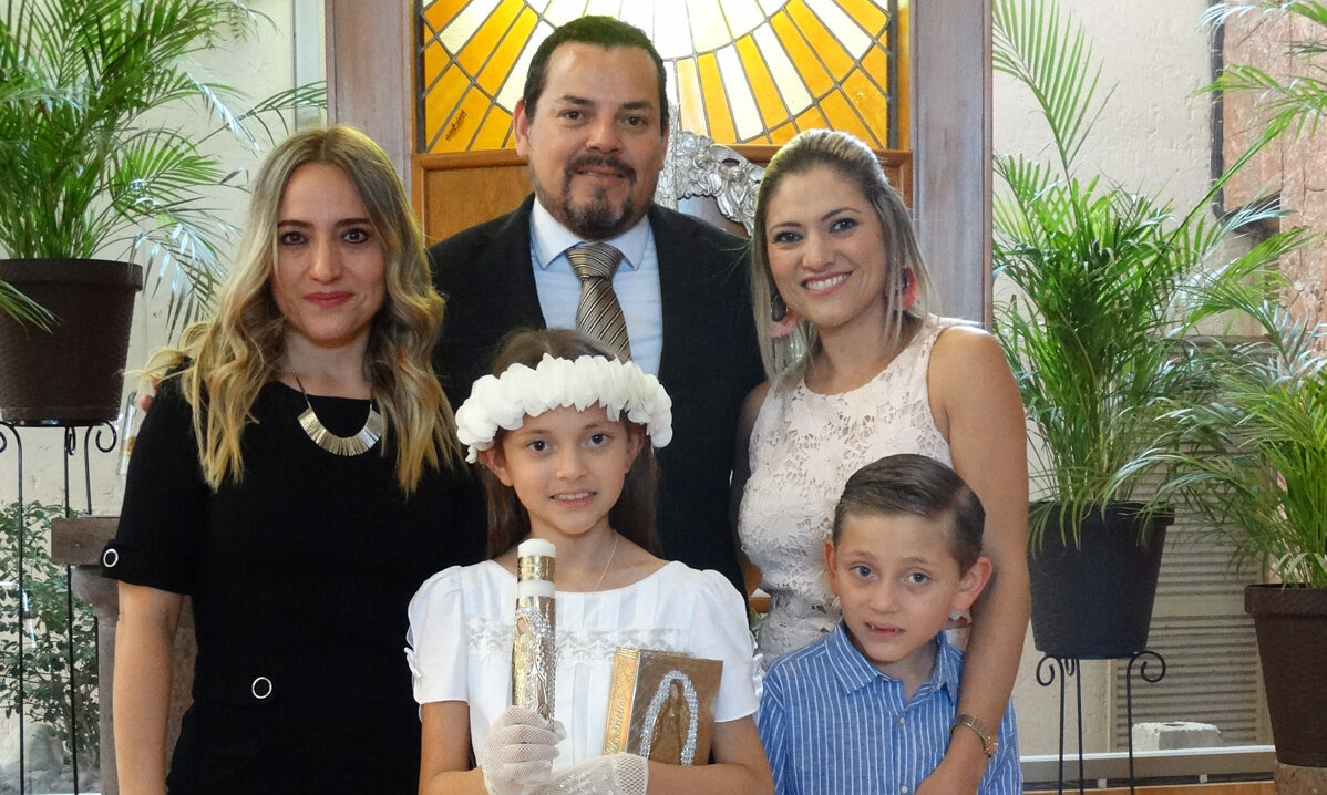 Alicia, Efrén, Alejandra, Valeria y José Pablo