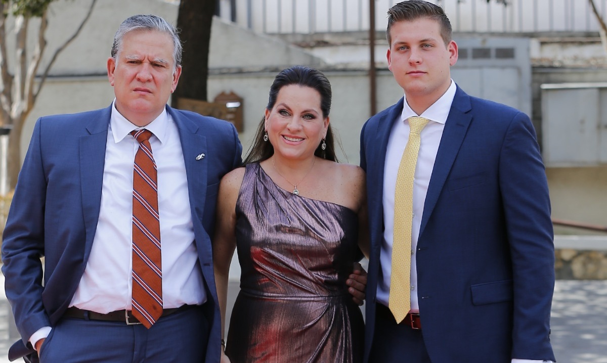Juan Carlos Calderón, Brenda de Calderón y Juan Carlos Calderón / Foto: Daniel Saldívar