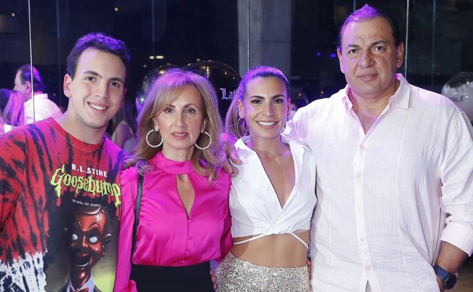 Mario Ramírez, Mario Ramírez, Arlette Marcos y Arlette Ramírez. FOTO: DANIEL SALDÍVAR