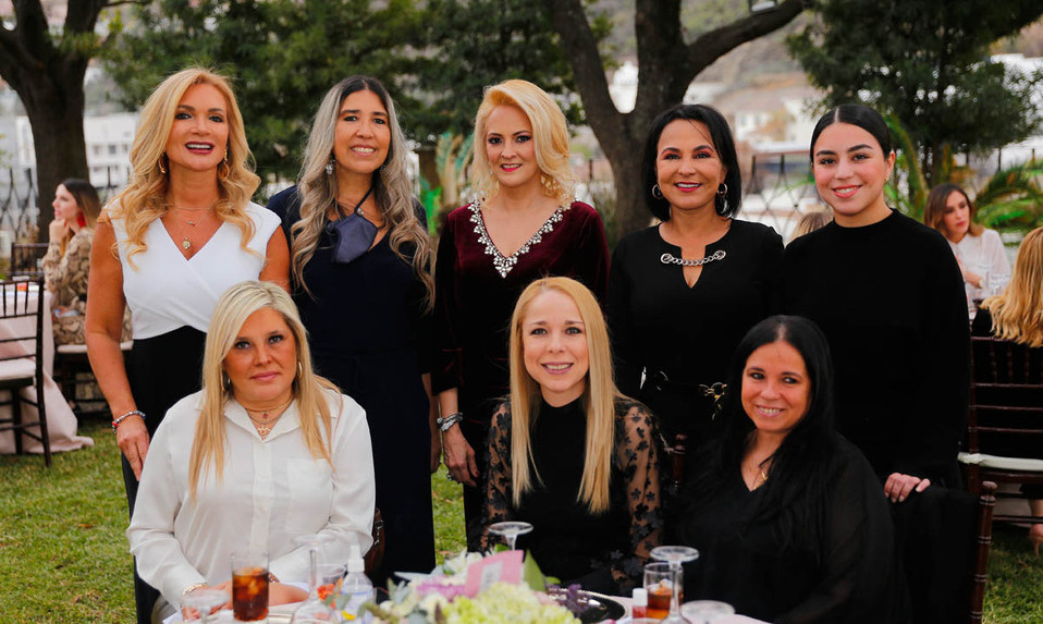 Vero Lepeley, Mónica Garza, Carla Cantú, RocÍo González,  Rocío Isassi, Marcela González, Queta Escobedo y Vero Lozano / Fotos:Daniel Saldívar
