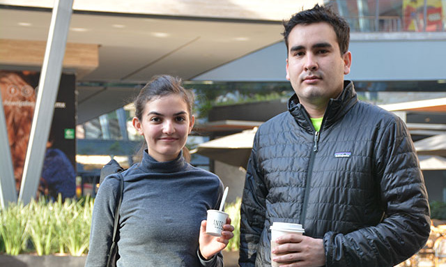 Amaya Andonaegui y Checo Martínez