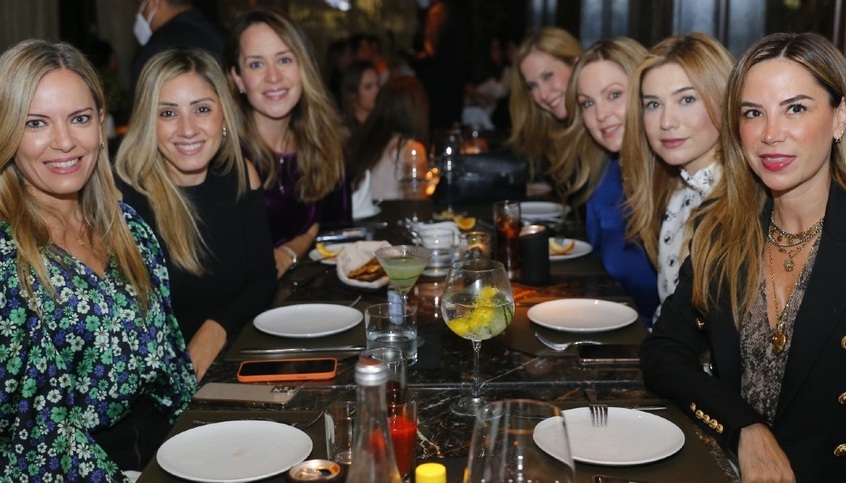 Ana Carrillo de Ibarra, Cynthia Álvarez, Marifer Páez de Zubiría, Melissa Garza, Daniela Benavides, Maru Reyes y Marcela Lozano / Foto: Daniel Saldíva