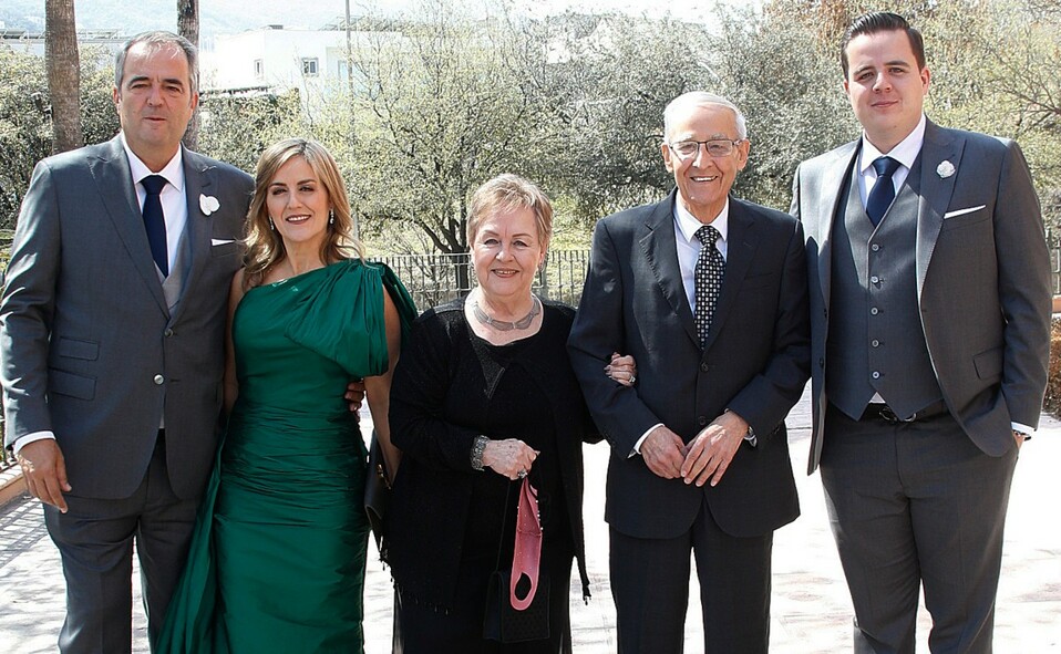 Carlos Williams, Chiquis Alanís de Williams, Bertha Martínez de Alanís, Carlos Ricardo Alanís y Kevin Williams.