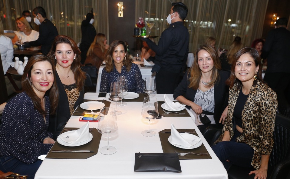 Catalina Elizondo, Gloria Elizondo, Marisol Garza, Ana Paula Morera y Marcela Zavala / Foto: Daniel Saldívar