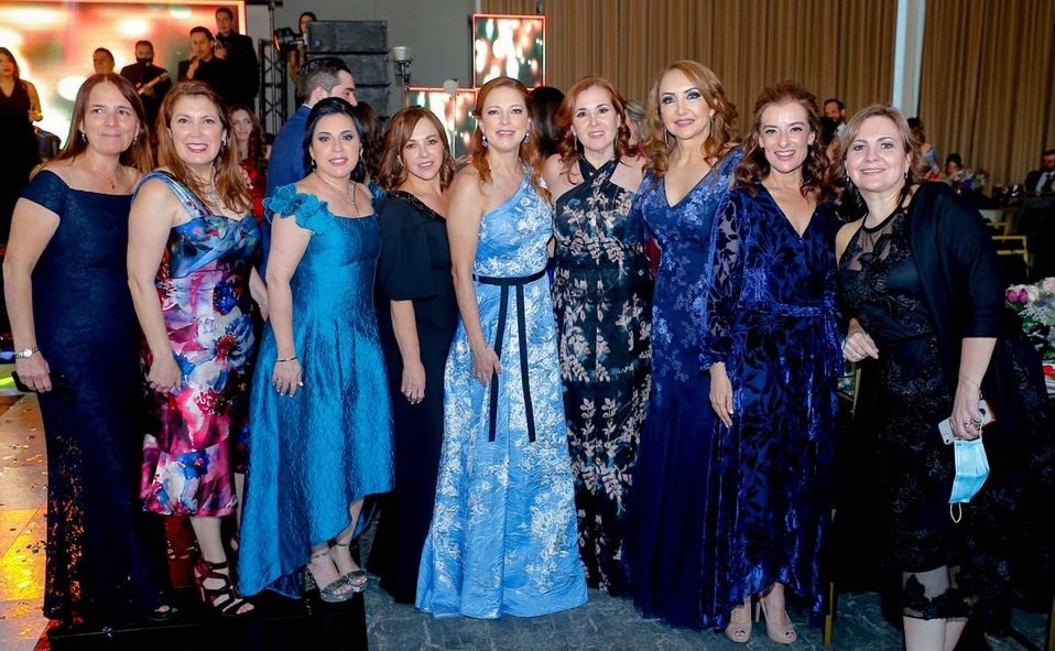 Mayté Delgado de Abramo, Esther Ramones de Gómez, Gaby Cadena de Ballí, Alma Arredondo de Serna, Laura de Salinas, Romelia de Benavides y Graciela Bor