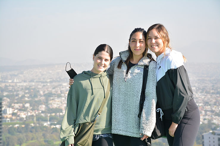 Regina Martínez, Paola Castellanos y Fernanda Lamadrid
