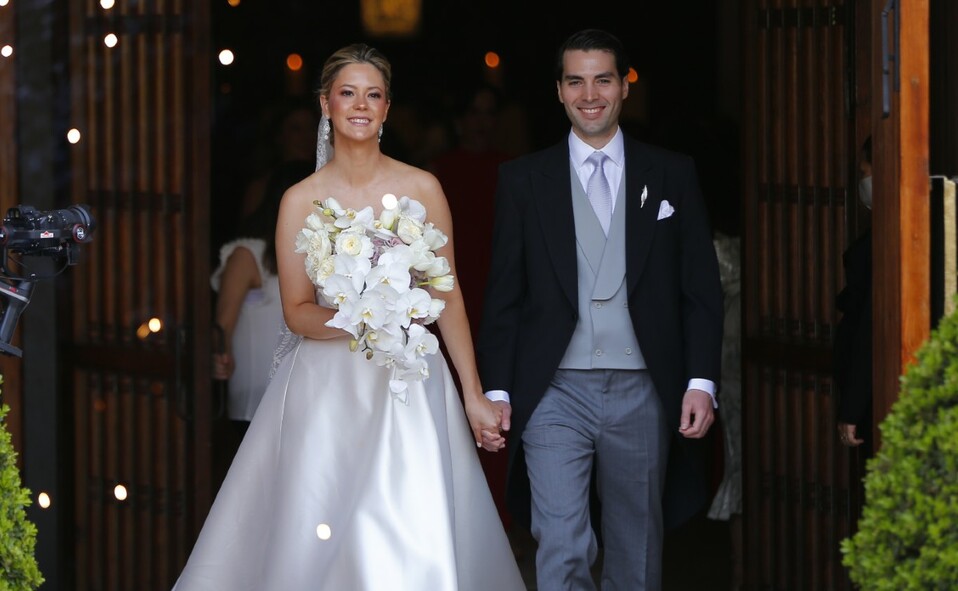 Cecilia y Eduardo al salir de la iglesia. FOTO: DANIEL SALDÍVAR