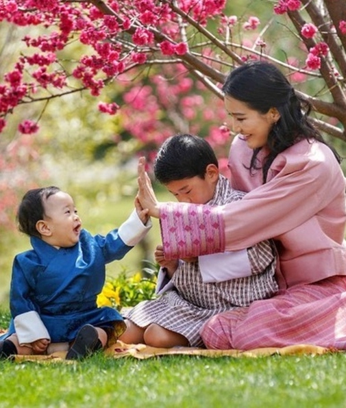Reyes de Bután: Así ha crecido su hijo menor, Príncipe Jigme (Foto: Instagram)