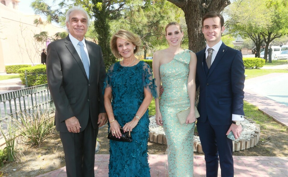 Antonio Ramón, Verónica Méndez de Ramón, Andrea Safi y José Pablo Ramón. FOTO: OMAR VALDEZ