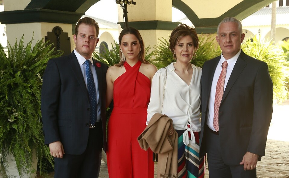 Ernesto Cepeda, Cordelia Gutiérrez, Celina de Cepeda y Román Alberto Cepeda. FOTO: DANIEL SALDÍVAR