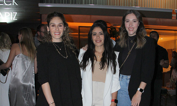 Lilia Mendoza,  Fabiola Mendoza y Roselía Rodríguez