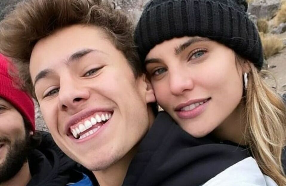 Macarena Achaga y Juanpa Zurita confirmaron su romance en redes sociales.