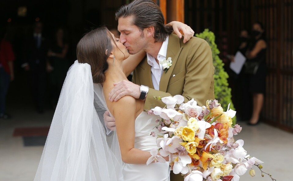 A la salida de la iglesia. FOTO: STAFF CHIC