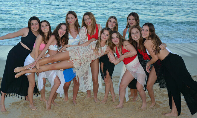 Dany celebrando junto a sus amigas