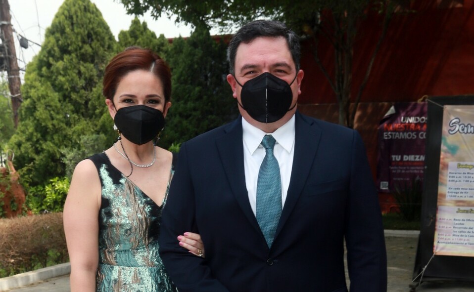 Samira Barragán de Santos y Jorge Santos. FOTO: STAFF CHIC