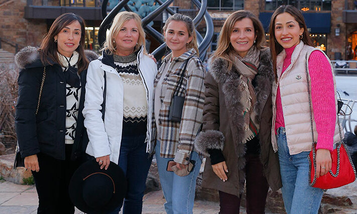 Magaly Maldonado de González, Paty Rodríguez de Coronado, Paty Coronado, Marcela Rodríguez de Ferrigno y Marijose González / Foto: Daniel Saldívar