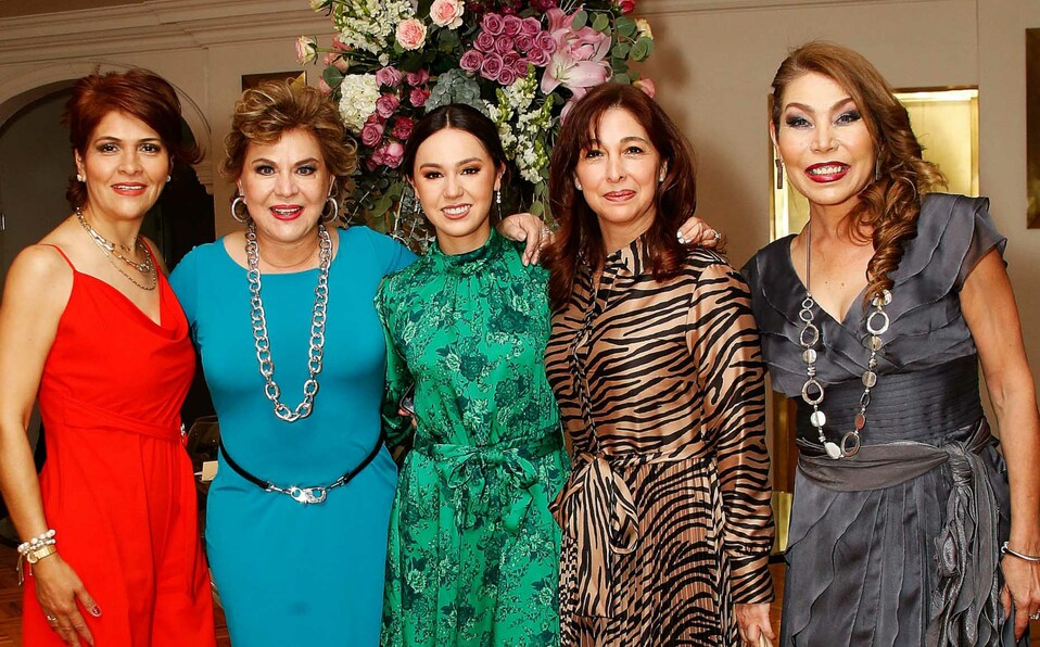 Ileana Ovalle,  Delia Villarreal. Roberta Cristina González,  Buereque Martínez y Diana Patricia González