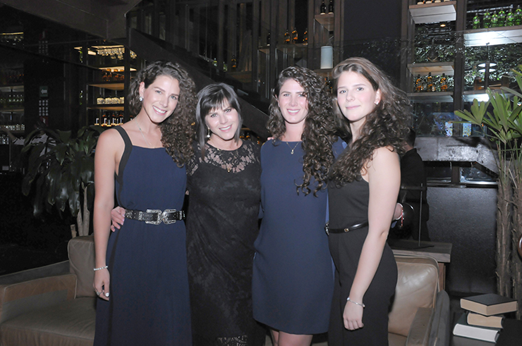 Chantal Chalita, Lourdes Aceves de Chalita, Nicole Chalita y Camille Chalita
