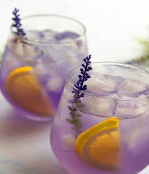 Coctelería con lavanda