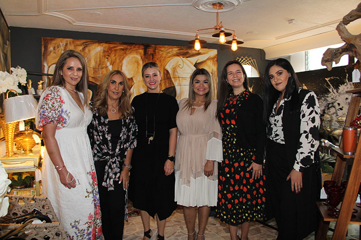 Esther Cisneros, Gaby Enríquez, Joanna Santillán, Gaby Cárdenas, Mirna Flores y Gaby Magaña