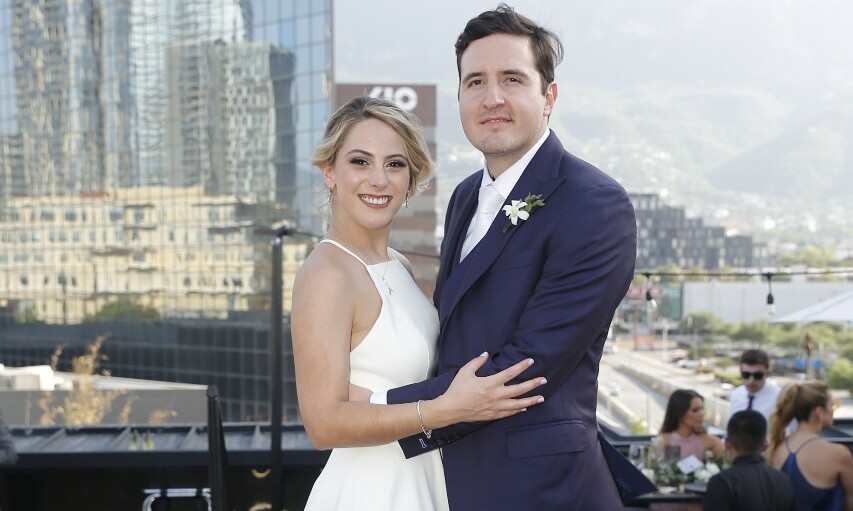 Marcela y Eugenio celebraron con sus seres más queridos. FOTO: DANIEL SALDÍVAR