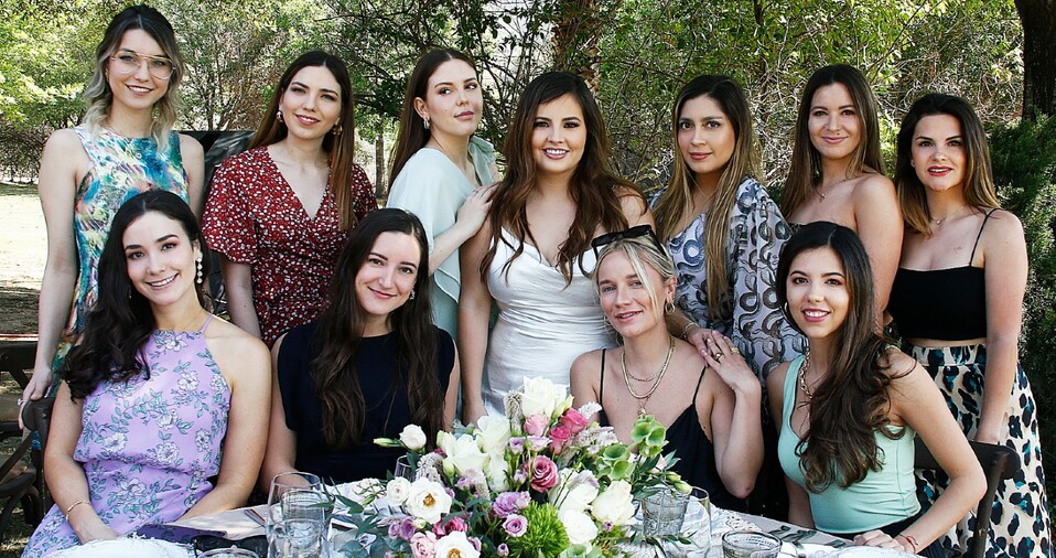 Dany Brunet con un grupo de amigas / Foto: Antonio Mireles