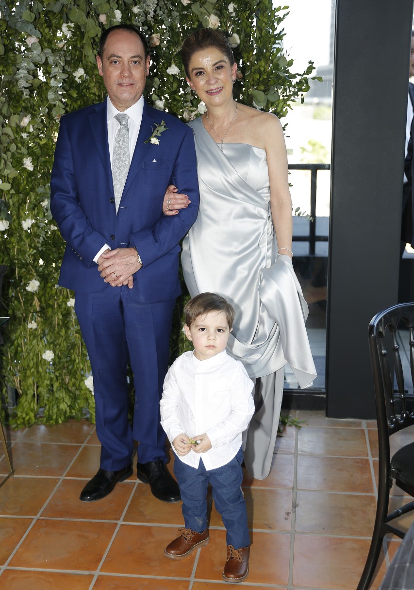 José Luis Moreno, Dinora de Moreno y Bernardo Martínez. FOTO: DANIEL SALDÍVAR