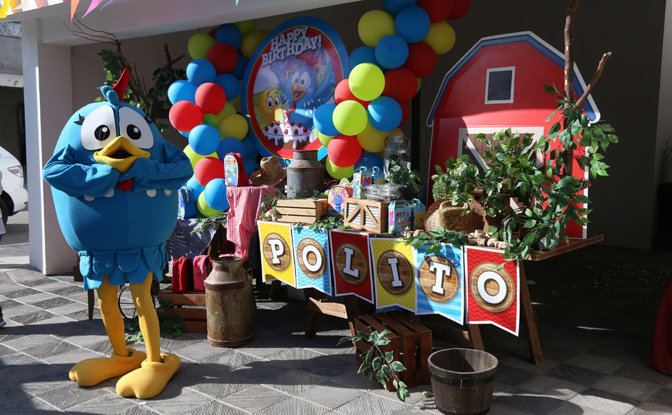 La Gallina Pintadita saludó a los asistentes