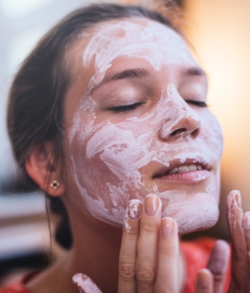 Cómo hacer tu propia mascarilla facial casera de cannabis (Foto: Getty Images)
