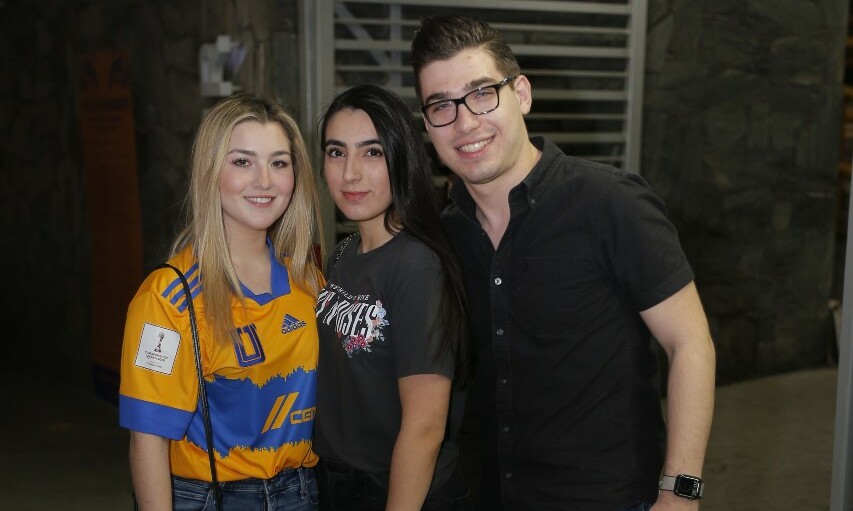 Melenie Carmona, Evelyn Villarreal y David Cantú. FOTO: DANIEL SALDÍVAR
