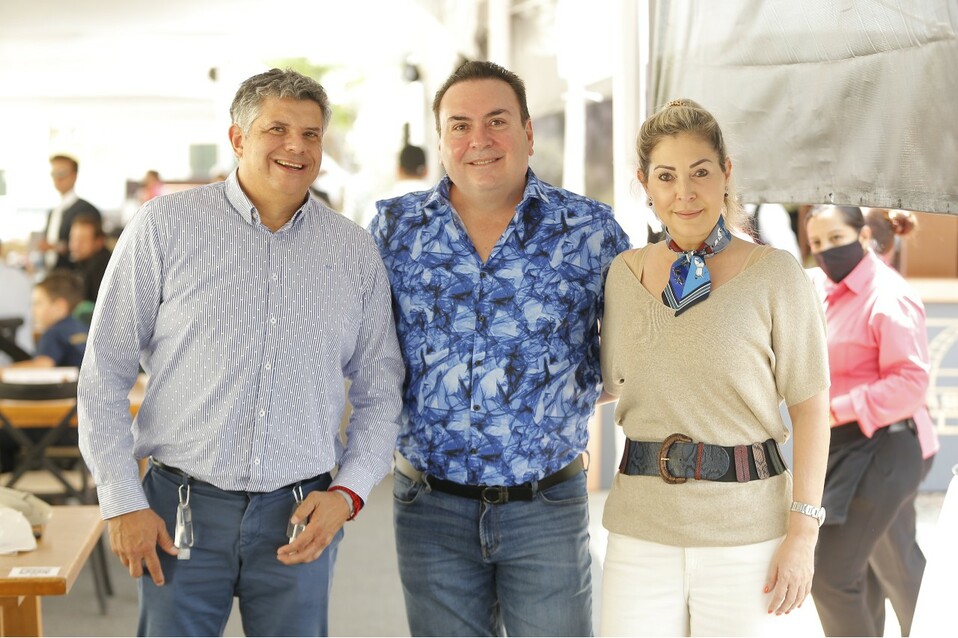 Aldo Díaz, Horacio Campos y Lilian de Campos. FOTO: DANIEL SALDÍVAR