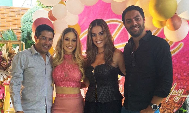 Roberto Palomino, Alejandra Sawyer, Daniela Pulido y Alex Backman