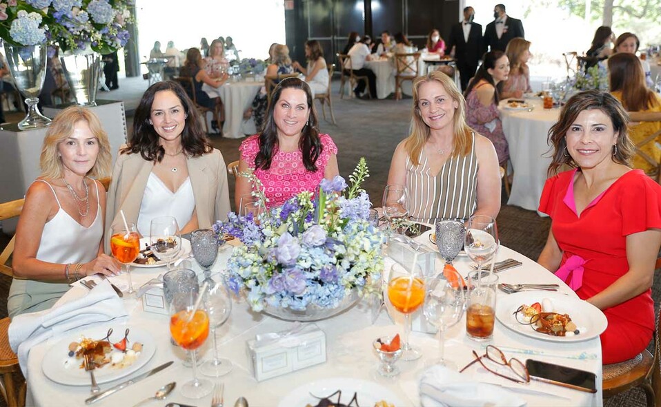 Angélica Garza de Cárdenas, Marly De la Garza de González, Brenda de Calderón, Carla Jaime de Padilla y Norma Garza de Lozano / Fotos: Daniel Sald