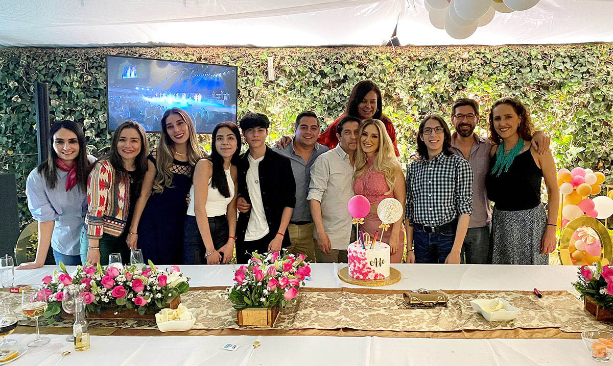 Anabel Soto, Vicky Reyes, Fer De la Llave,Dany Vargas,Emilio Palomino,Hector Palomino, Mary Leyva,Roberto Palomino, Ale Sawyer, Roberto Palomino Rivas