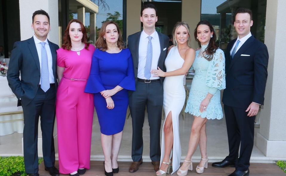 Eugenio Páez, Mariana Páez, Esthela Páez, Gabriel Páez, Bibi Cárdenas, Cordelia Treviño de Páez y David Othón Páez / Fotos: Omar Valdez
