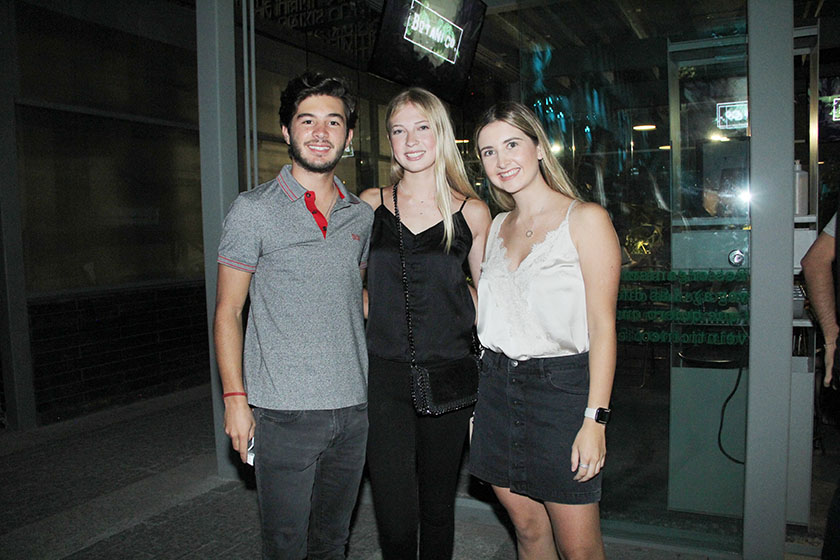 Ignacio Medrano, Paola Larios y Nathalia Medrano