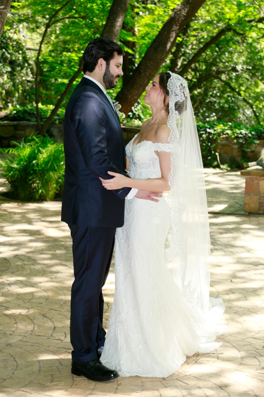La pareja estuvo feliz en su gran día. FOTO: OMAR VALDEZ