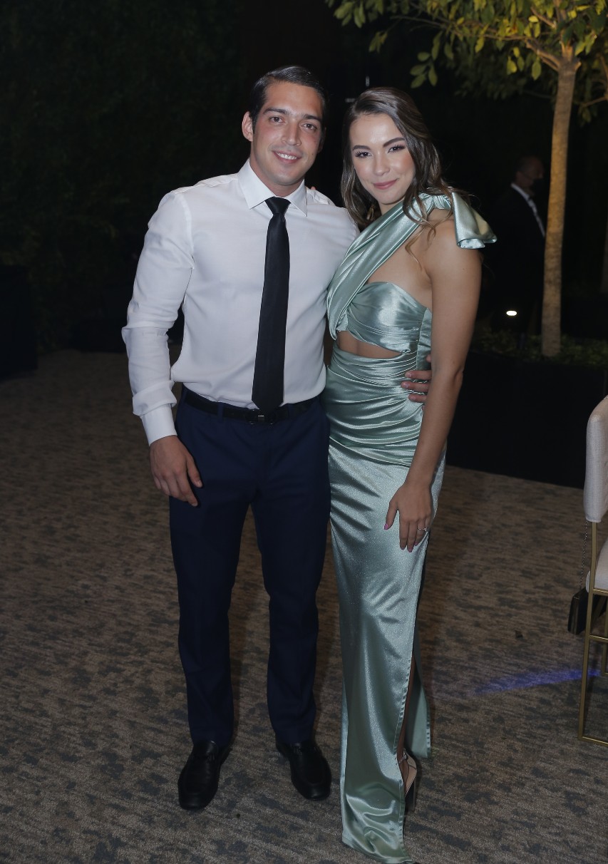 Mauricio Canales y Camila Saracho. FOTO: DANIEL SALDÍVAR