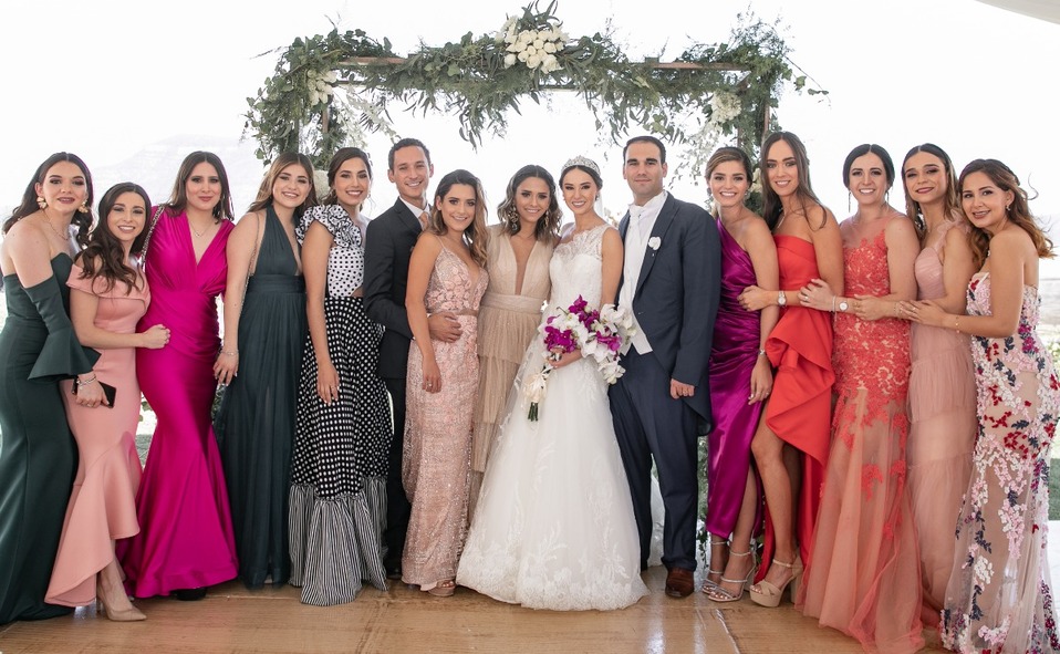 Los novios con amigas / Foto: Ale Ramírez Photography