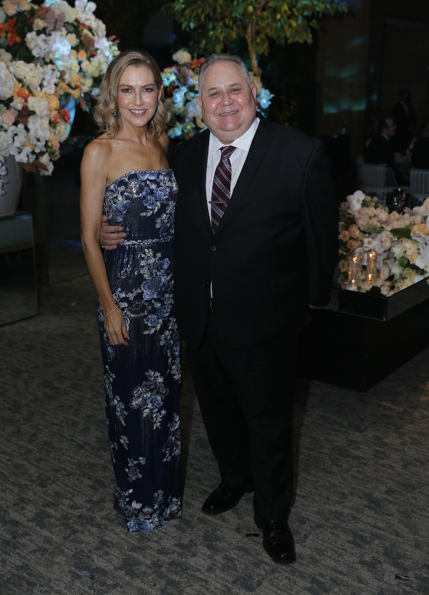 Patricia Chousal de la Peña y Gustavo Eugenio García Sada, papás de la novia. FOTO: DANIEL SALDÍVAR