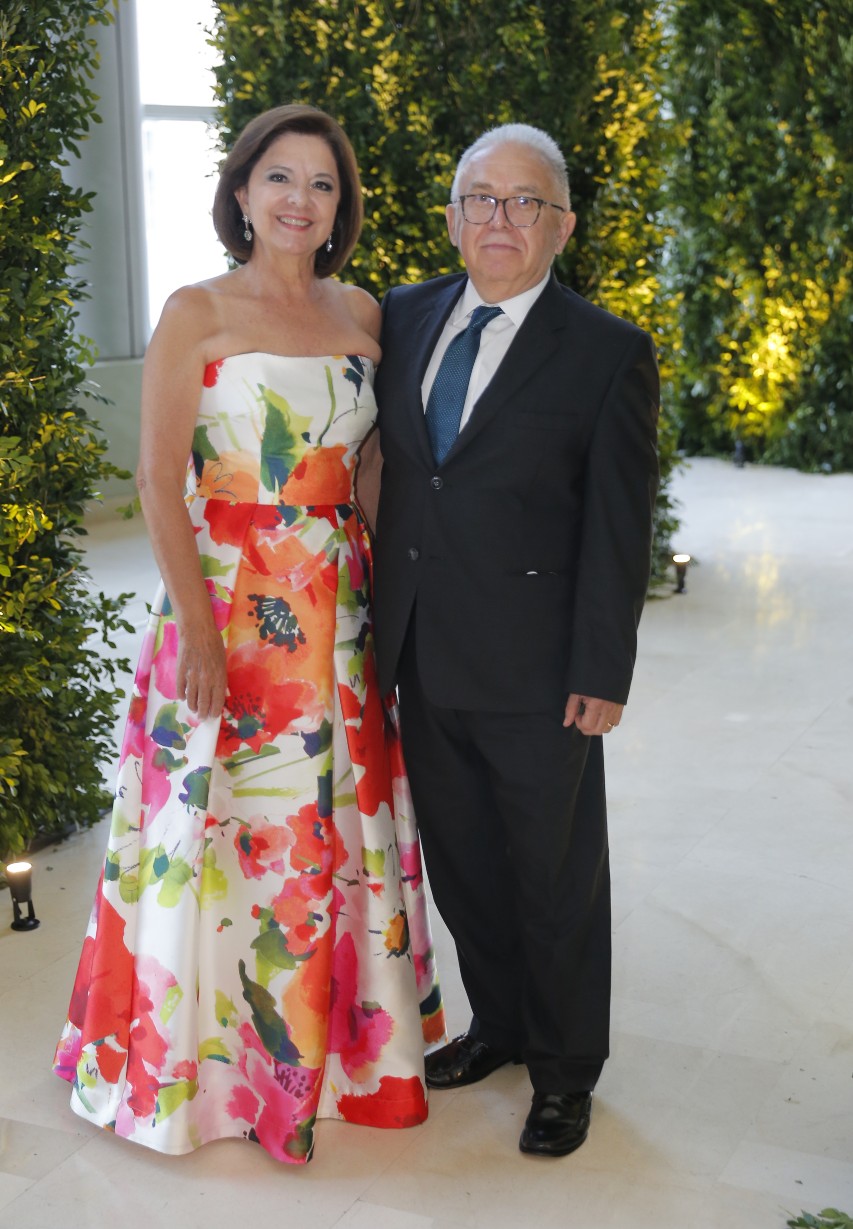 Patricia López Sánchez y Horacio Estrada Loera, papás del novio. FOTO: DANIEL SALDÍVAR