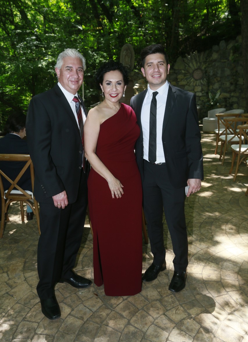 Ricardo Álvarez, Paty González de Álvarez y Ricky Álvarez. FOTO: OMAR VALDEZ