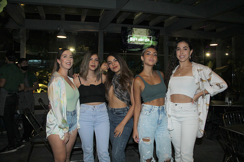 Vere Valdés, Silvana Coyotzi, Pao Pérez, Majo Coyotzi y Mercedes Valdés